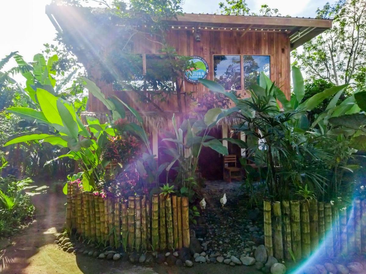 Tastura Homestay Praya Esterno foto